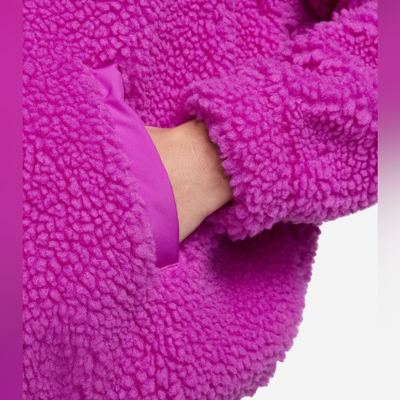 Nike Women’s Oversized Plush Swoosh Jacket - Picture 3 of 15